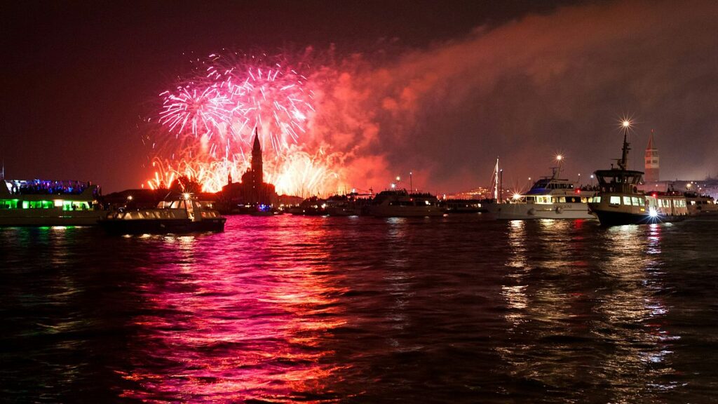 Venice introduces New Year ban on alcohol with fines up to €500