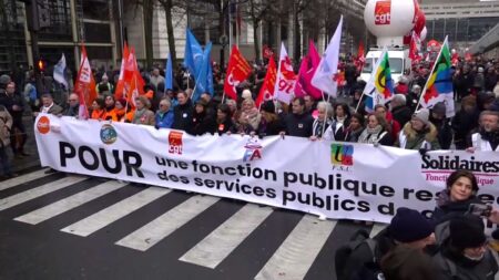 French civil servants go on strike after government collapses