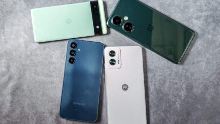 You Can Find a Great $300 Phone as Long as You Make One Choice