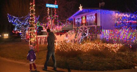 Edmonton’s Candy Cane Lane residents receive ice-clearing warnings from city