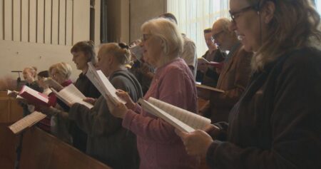 ‘It just lifts me up’: Winnipeg church choir still around after 70 years