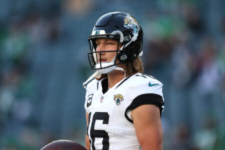 Jaguars’ Trevor Lawrence Exits Game After Brutal Hit to Head