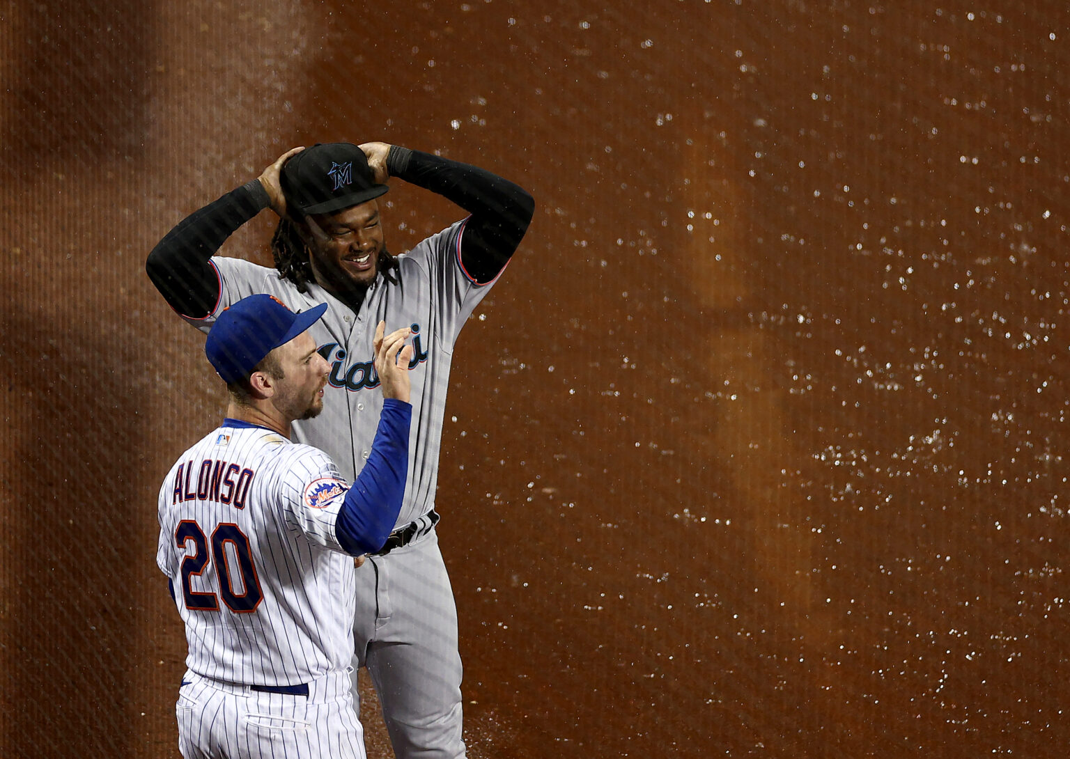 Surprise NL East Team to Sign Free Agent First Baseman Josh Bell: Report