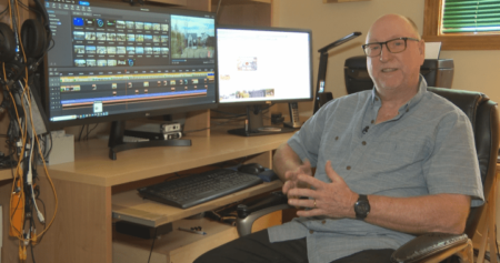 Quebec man single-handedly runs English-language news source for his community