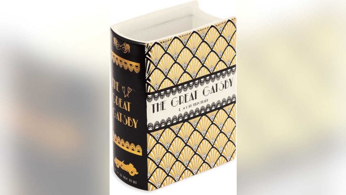 Readers can display flowers in their favorite books.