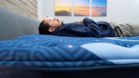 Stearns & Foster Mattress Review | Reasons to Buy/NOT Buy (2023)