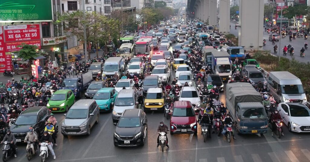 Vietnam’s Drivers, Facing Steep Fines, Are Minding the Rules of the Road