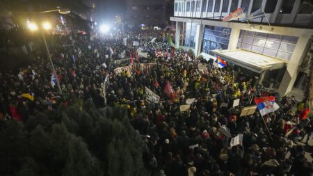 Protesters accuse Serbia's state TV of pro-government bias