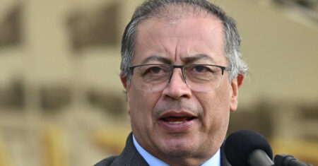 Colombia Agrees to Accept Deportation Flights After Trump Threatens Tariffs