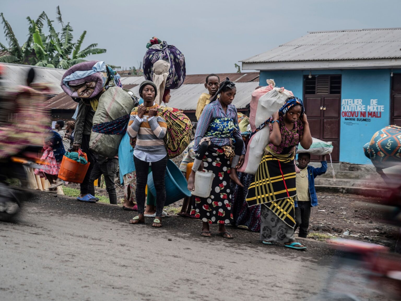 Photo: Residents flee Goma as M23 rebels enter DRC’s largest eastern city