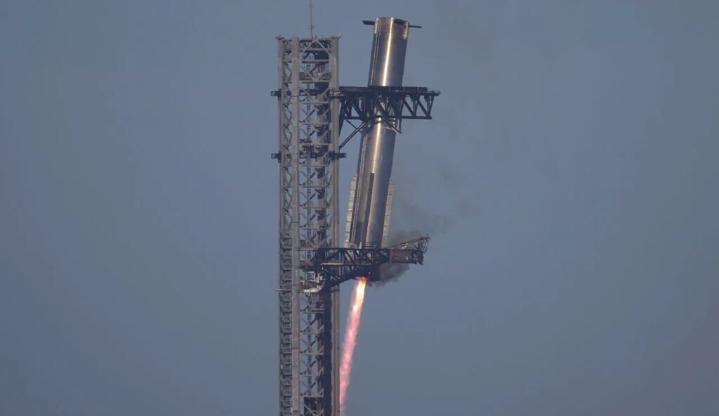 Starship upper stage lost on seventh test flight, debris seen spewing in sky