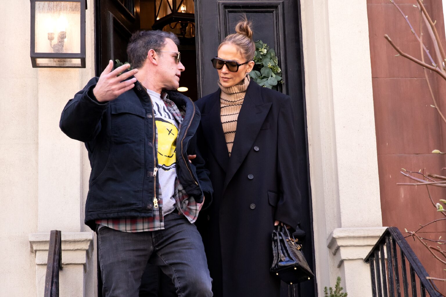 Jennifer Lopez Had to ‘Hold’ Her Family ‘Together’ Amid ‘Challenging’ Relationships