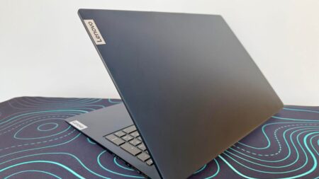 Lenovo IdeaPad Slim 5i 16 Gen 9 Review: Decent Deal but Dim Display Disappoints
