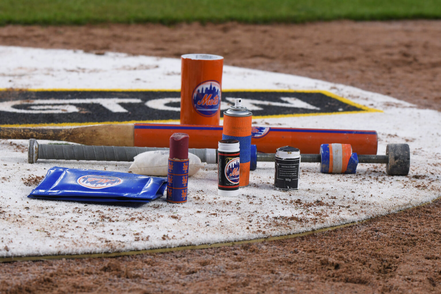 Mets Pitcher Predicted To Betray New York For $13 Million Deal With AL Powerhouse