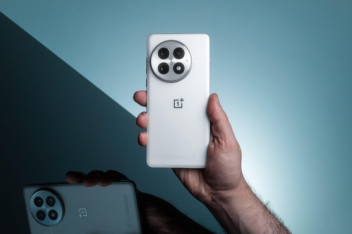 oneplus-13-review-cnet-lanxon-promo-05