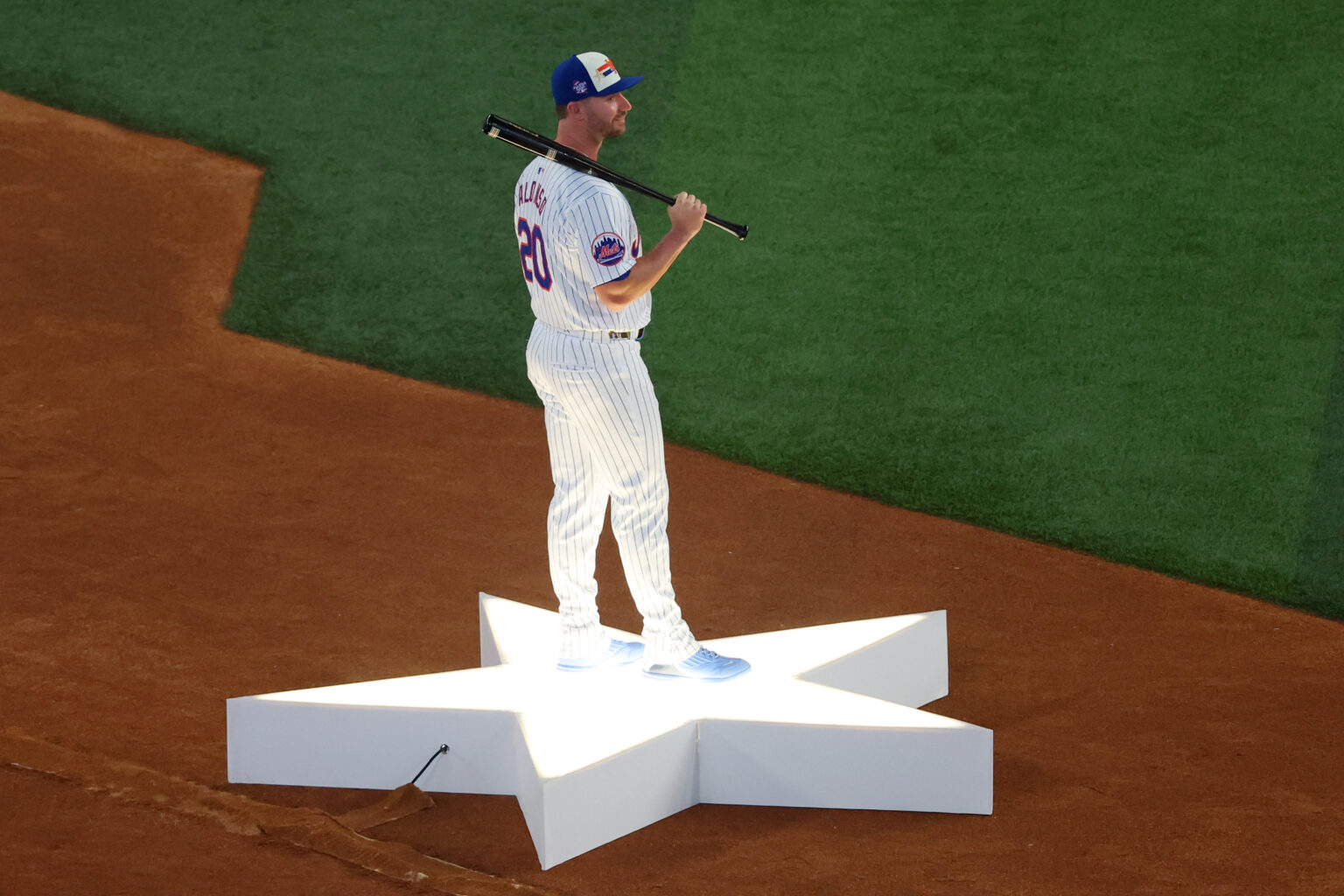 Pete Alonso Tells Mets He Will Accept Three-Year Deal, Former Mets GM Reports