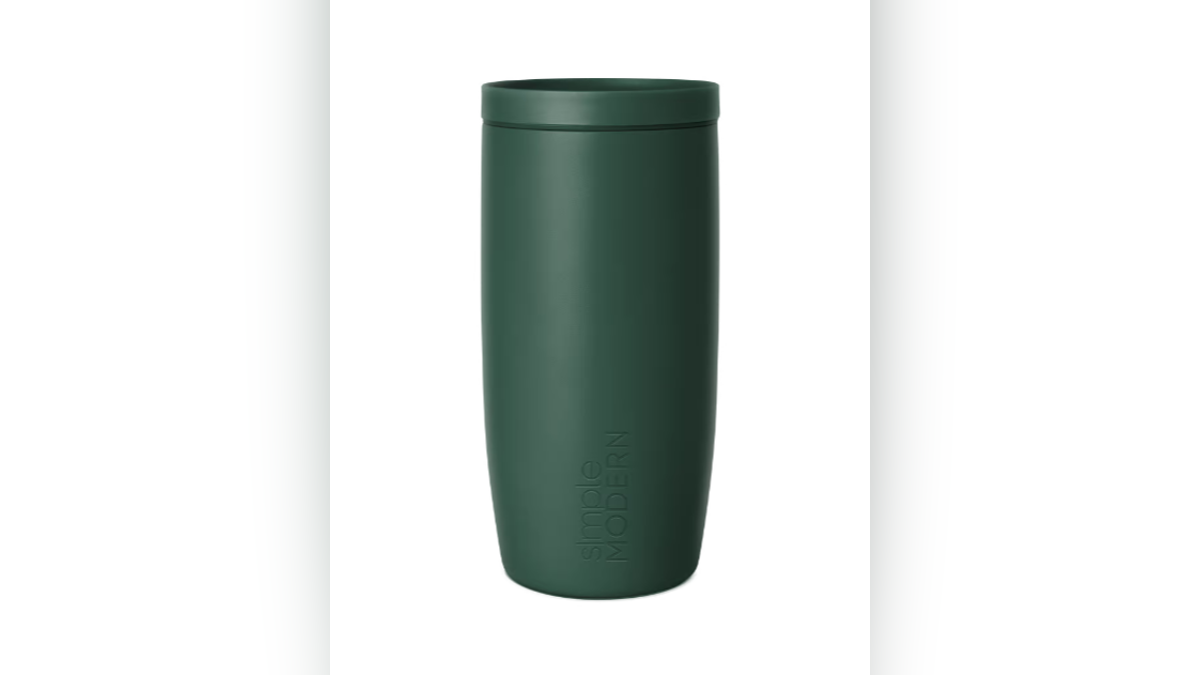 Go simple with this well-designed tumbler.