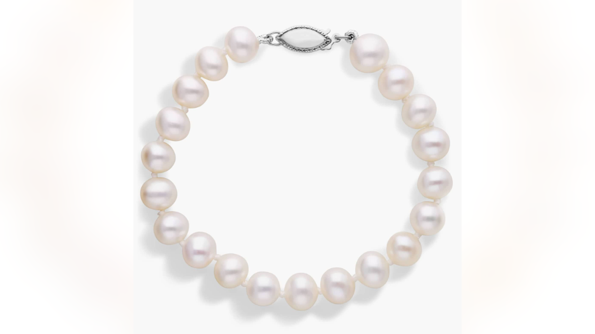 A string of pearls is always a popular gift.