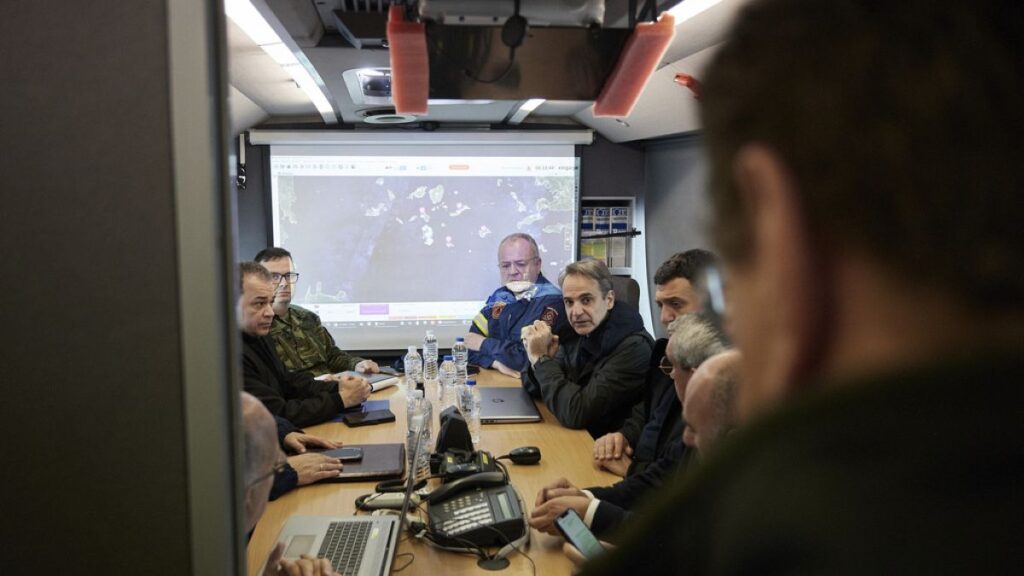Greek PM visits Santorini as high seismic activity continues