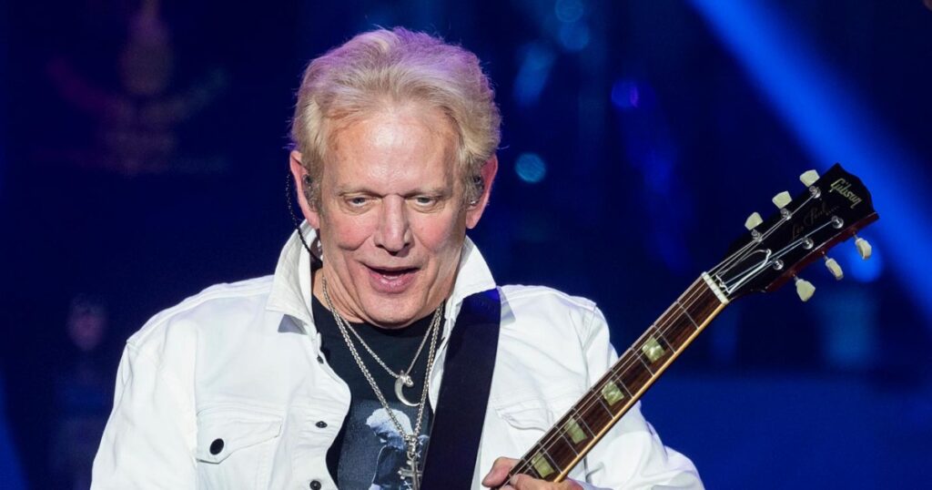 Eagles Guitarist Don Felder Rushed Off Stage After Medical Emergency