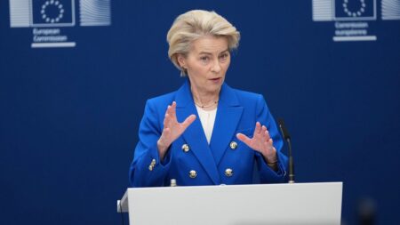 Commission pitches '€800bn' defence package ahead of leaders' summit