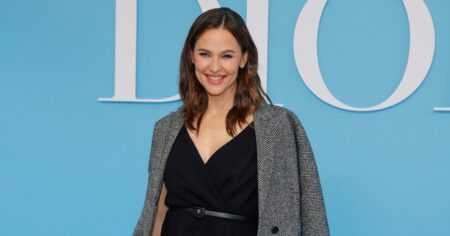 Steal Jennifer Garner’s Suede Tote Vibe Starting at Just $16