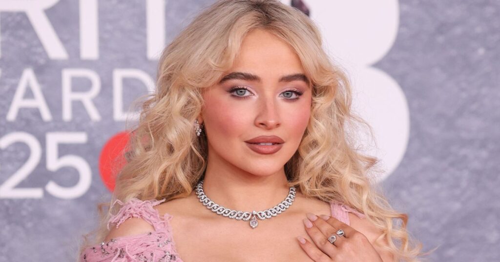 Sabrina Carpenter Loves The Quality of These Budget-Friendly Earbuds
