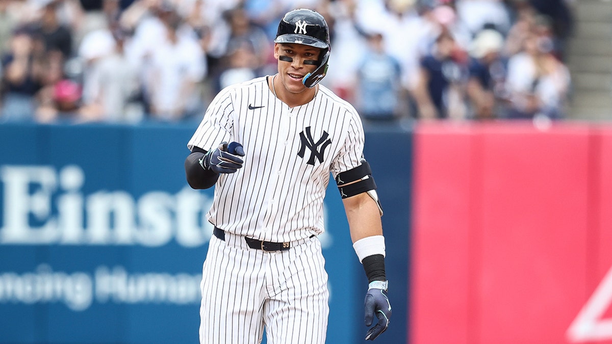 Aaron Judge gestures