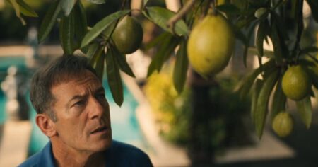 The ‘White Lotus’ Pong-Pong Tree Fruit Really Is That Dangerous