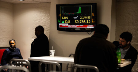 Stocks Jump in Asia After Trump’s Tariff Reprieve