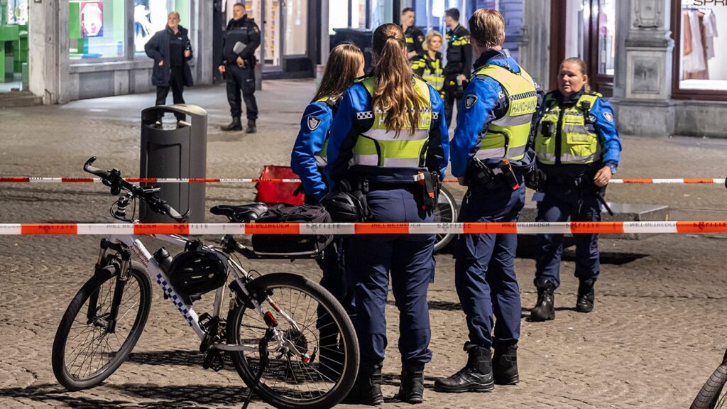 Amsterdam knife attacker who injured 2 Americans suspected of having 'terrorist motive,' prosecutors say
