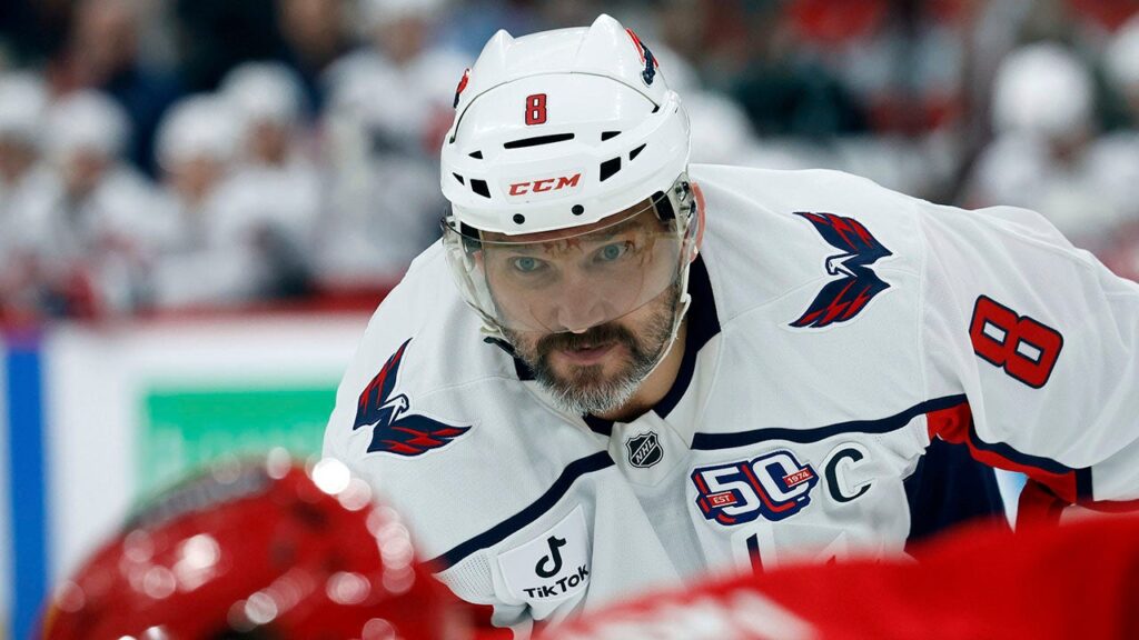 Alex Ovechkin scores career goal No 892 as he nears Wayne Gretzky's all-time mark