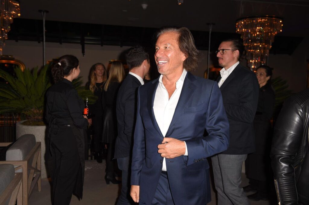 Restoration Hardware CEO Is One Of Thursday’s Biggest Losers