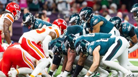 Ex-NFL star fires back at attempt to ban tush push, worries it will cause 'slippery slope'