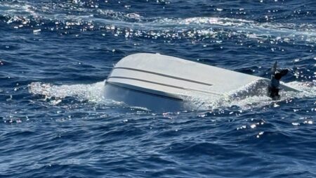 Coast Guard rescues 4 passengers from capsized boat off Florida coast; 1 dead, 5 still missing