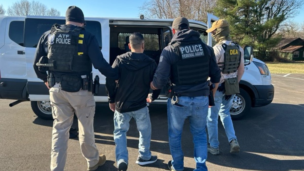 ICE agents making arrests