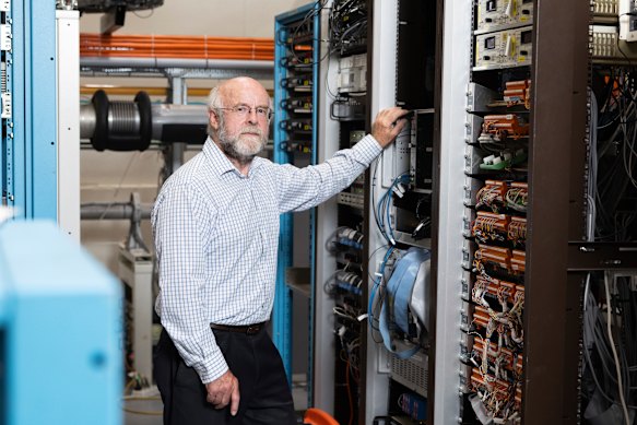 Hinde was part of the international scientific push to validate element 117, which was added to the periodic table in 2016.