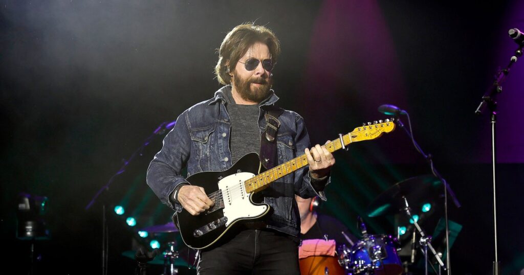 Brooks and Dunn’s Ronnie Dunn Sparks Fan Concern After Walking Off Stage Mid-Encore