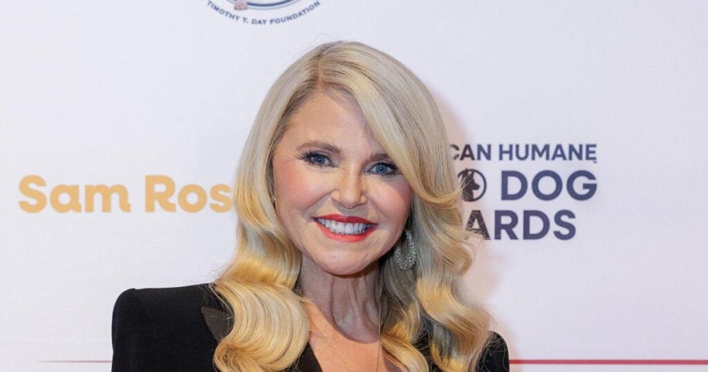 Christie Brinkley Calls Peter Cook Marriage 1 of Her ‘Most Tormented Experiences’ in Memoir