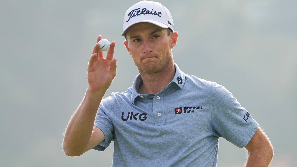 Will Zalatoris waves to the gallery