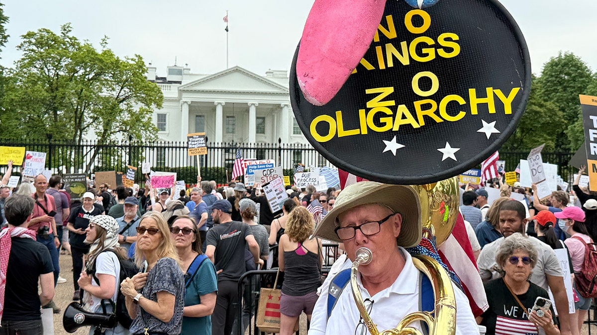 Demonstration in front of the White House