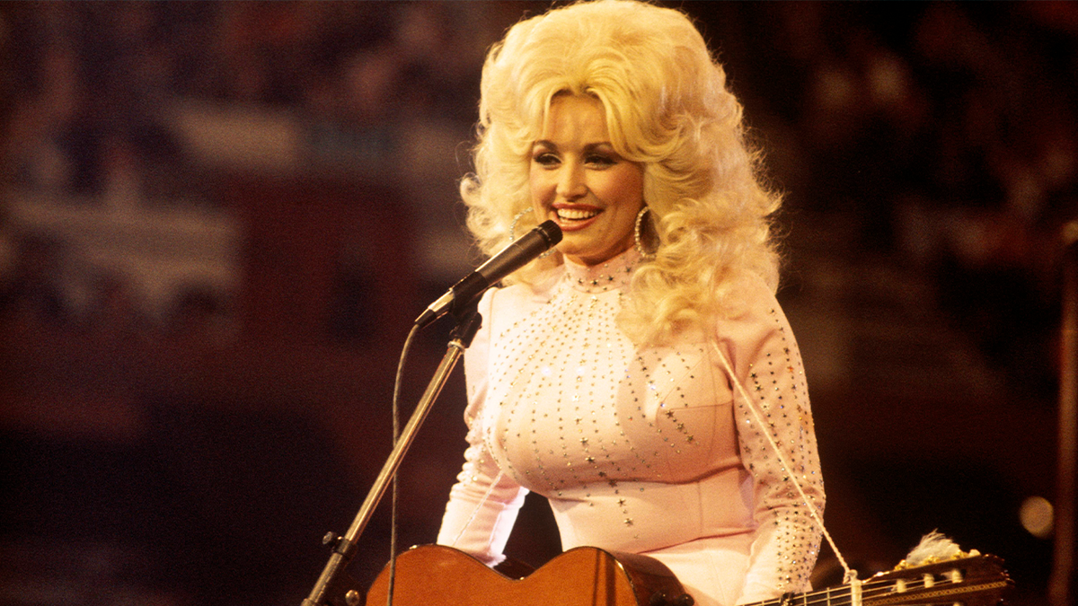 Dolly Parton in 1976