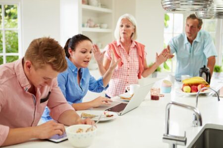 Dear Abby: My divorced parents can’t be civil for my son’s graduation
