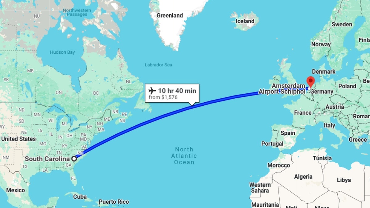 A map showing a flight route between South Carolina and the Netherlands.