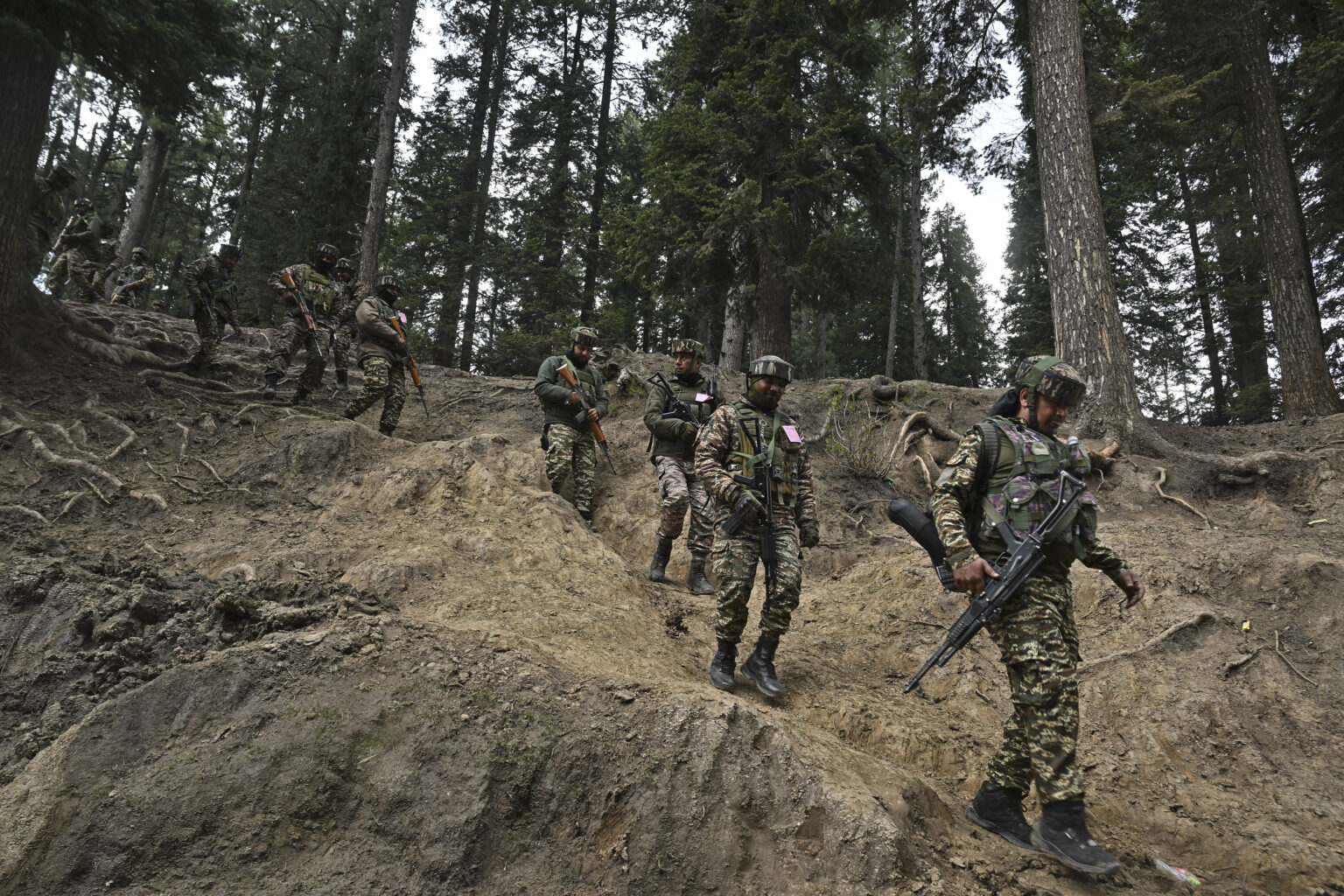 How India and Pakistan’s Armed Forces Compare, as Nuclear Fears Grow