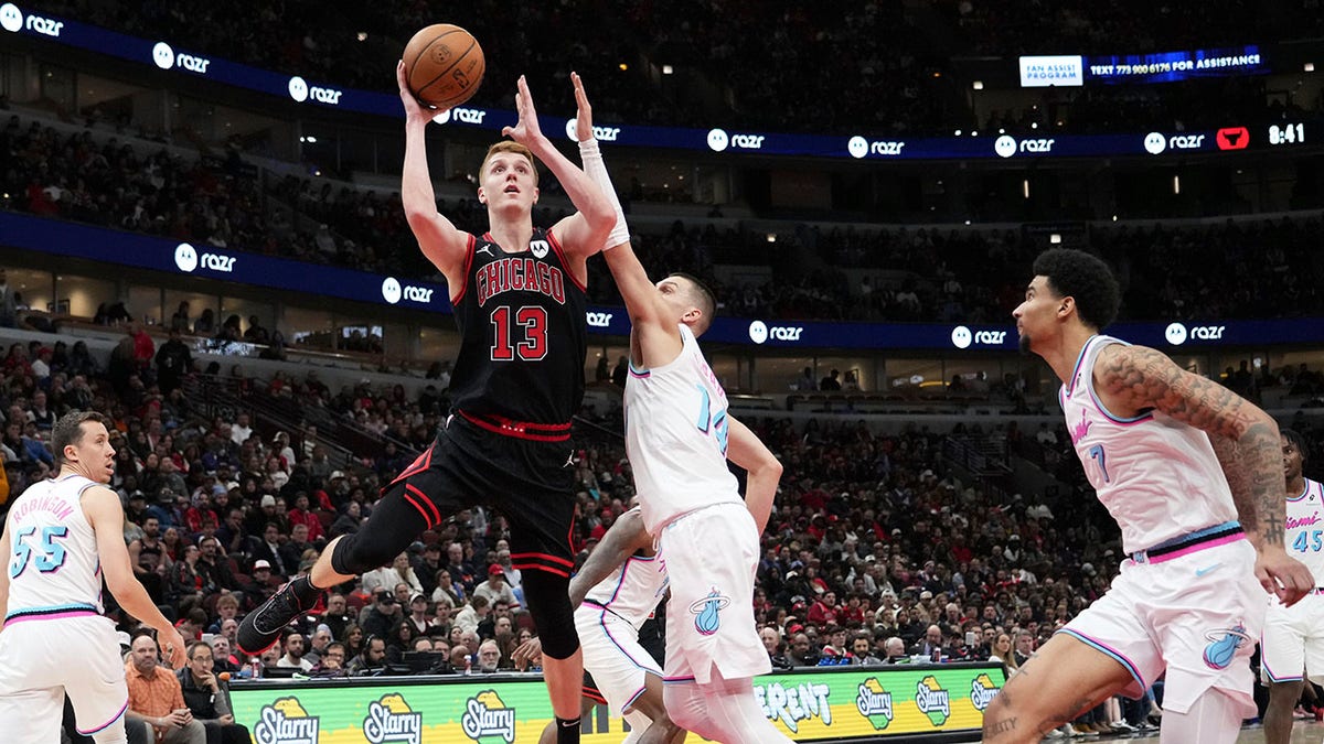 Kevin Huerter lay up