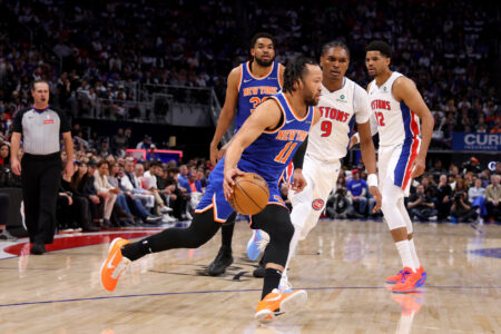 Knicks Star Jalen Brunson Exits Game 4 With Ankle Injury