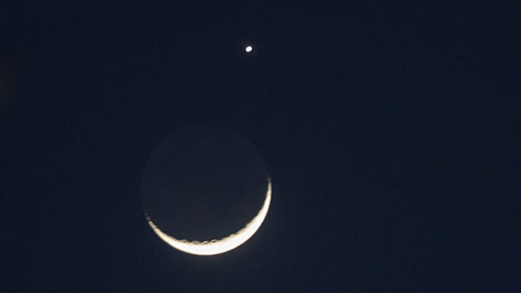 The Rare Planetary ‘Smiley Face’ in the Stars Is Just a Day Away