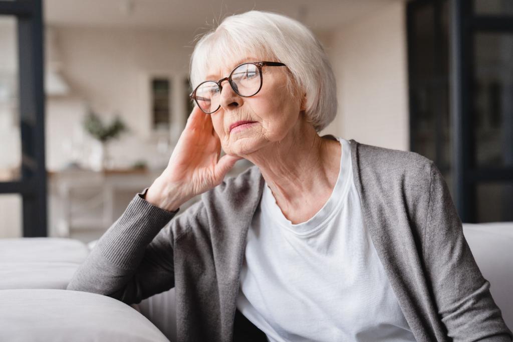 Dear Abby: My elderly sister refuses to get a job — now she is expecting me to pay her rent