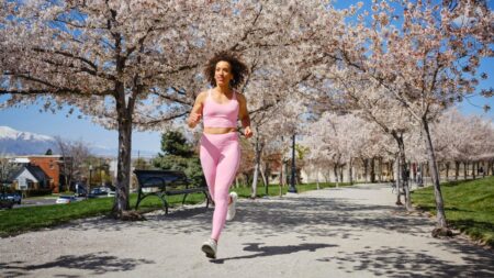 Carbon-Plated Running Shoes: Pros, Cons and Expert-Recommended Brands